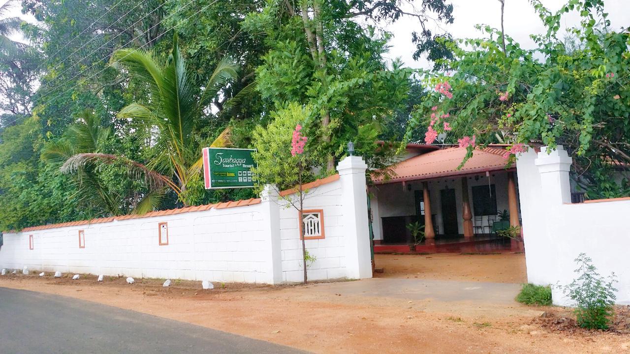 Saubagya Inn Anuradhapura Dış mekan fotoğraf