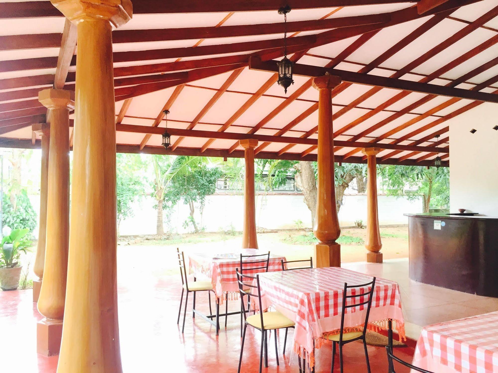 Saubagya Inn Anuradhapura Dış mekan fotoğraf